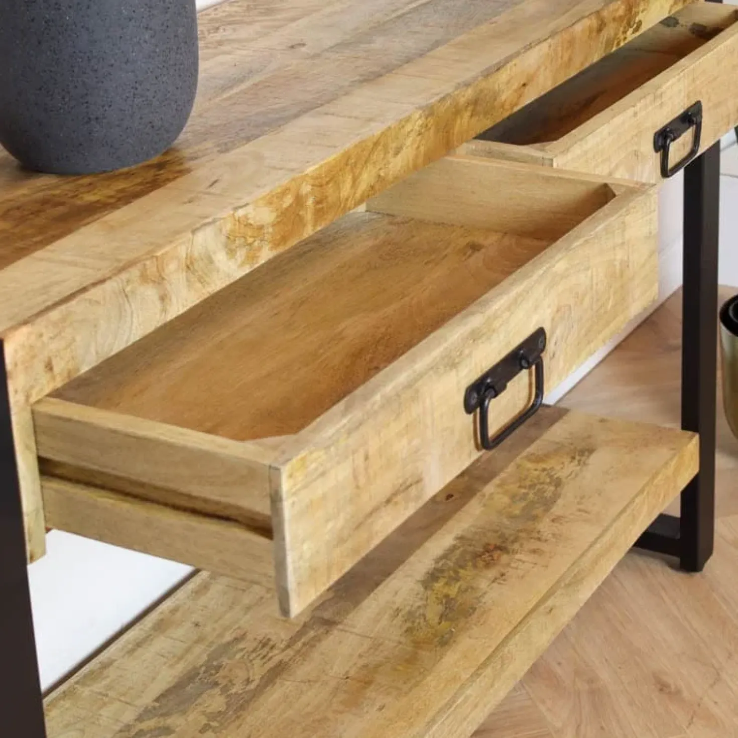 Britt sidetable industrieel mangohout 120cm