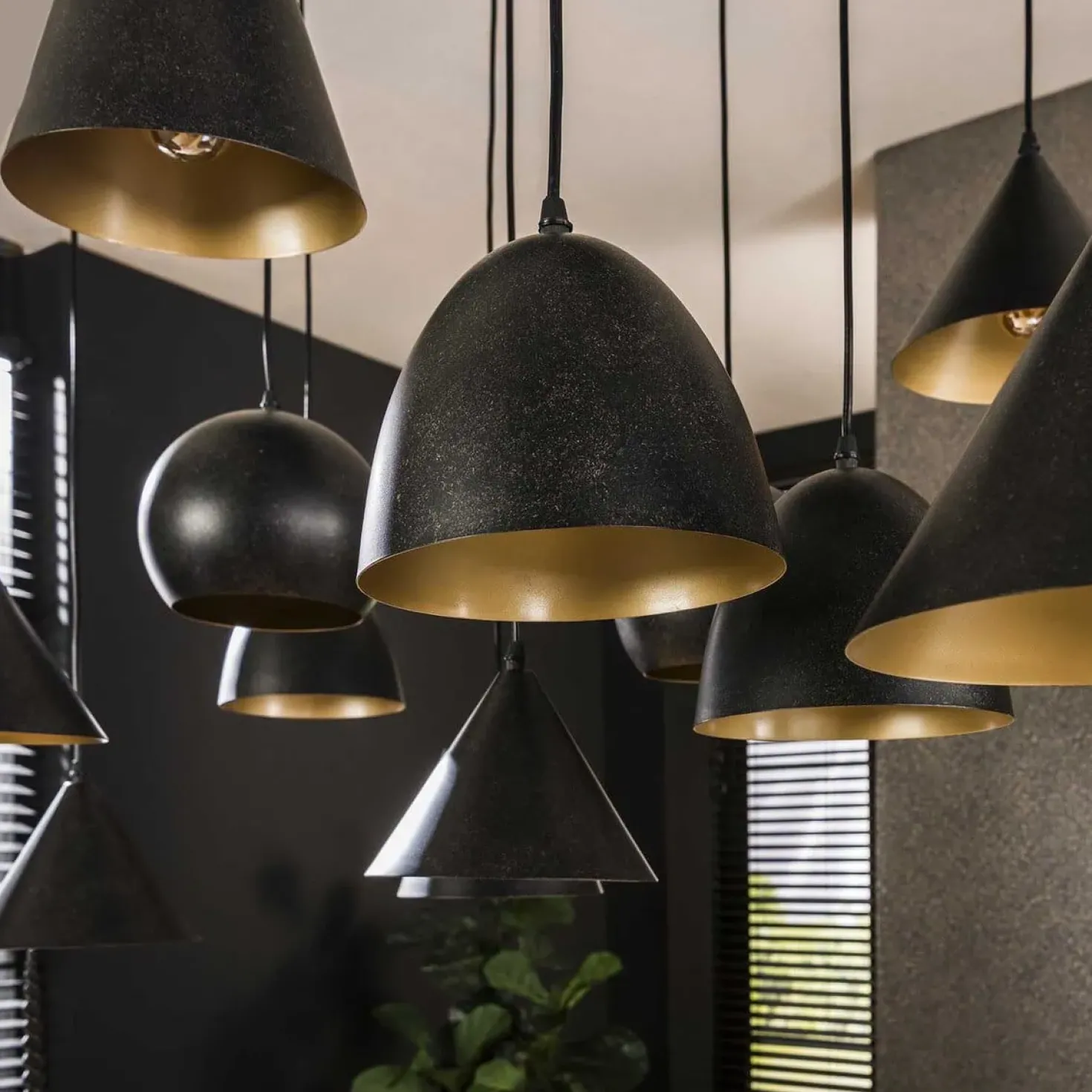 Conor 18-lichts Hanglamp XXL zwart