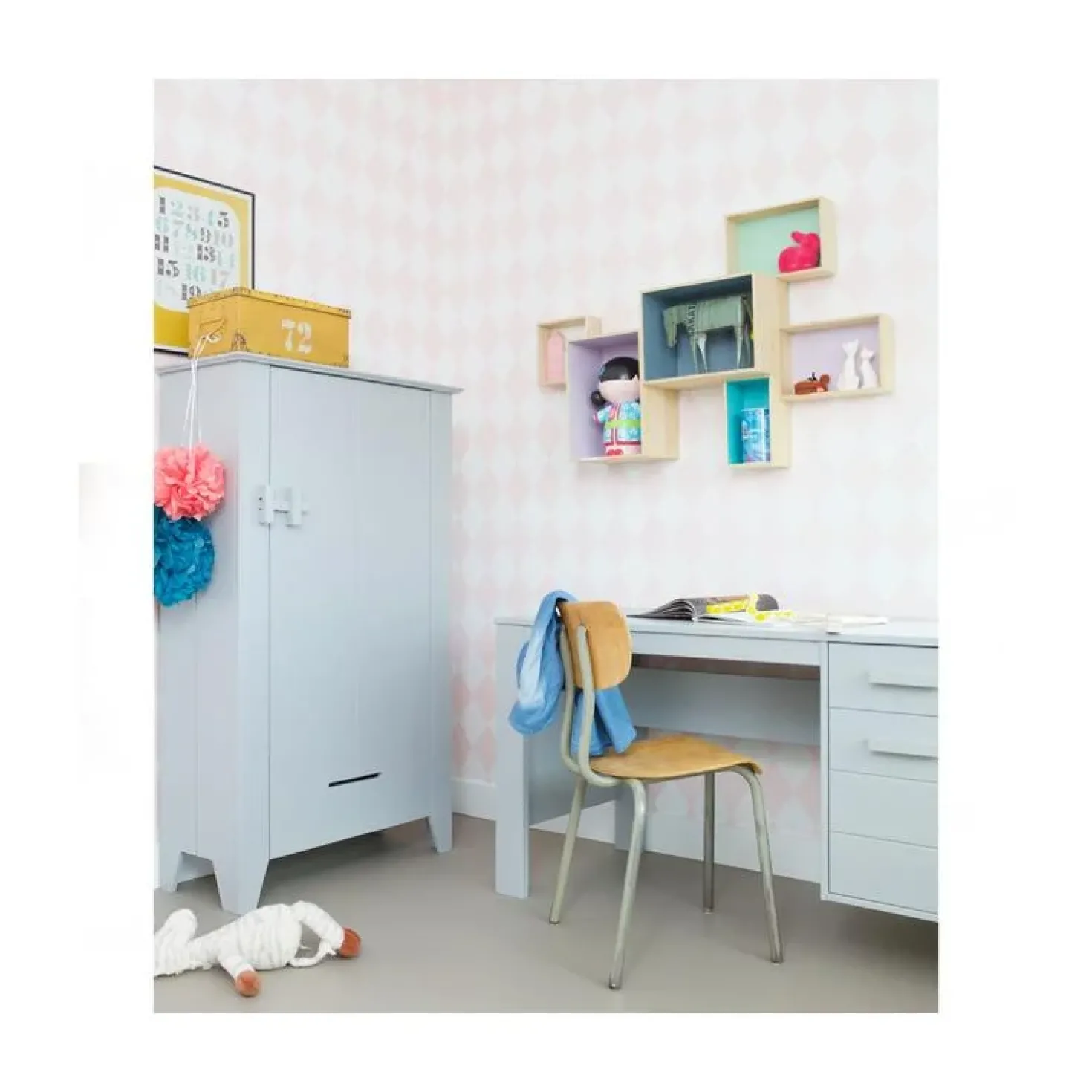 Dennis Bureau grenen grijs 141cm