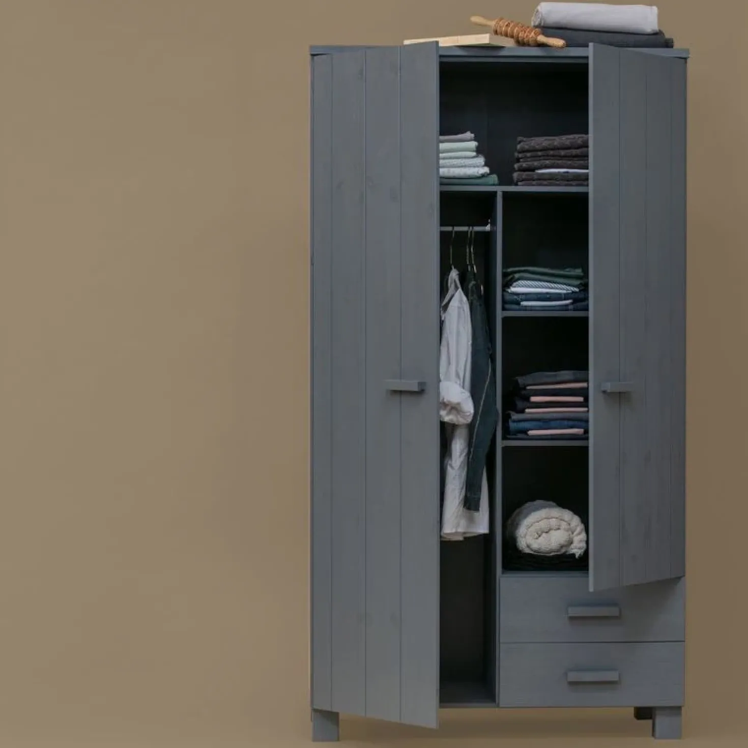 Dennis Kledingkast met laden grenen grijs steel 111cm