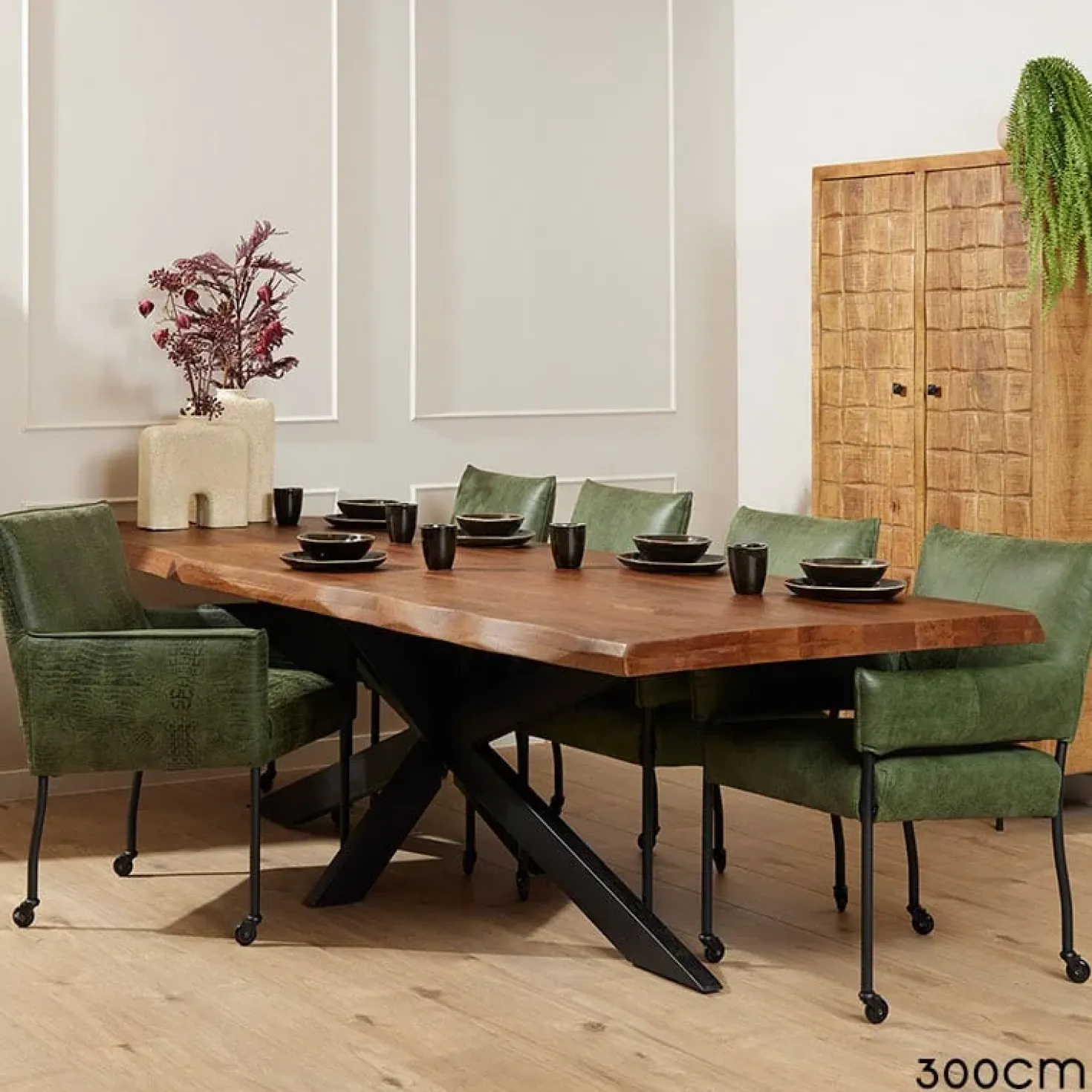 Devi eettafel boomstam mangohout 240cm