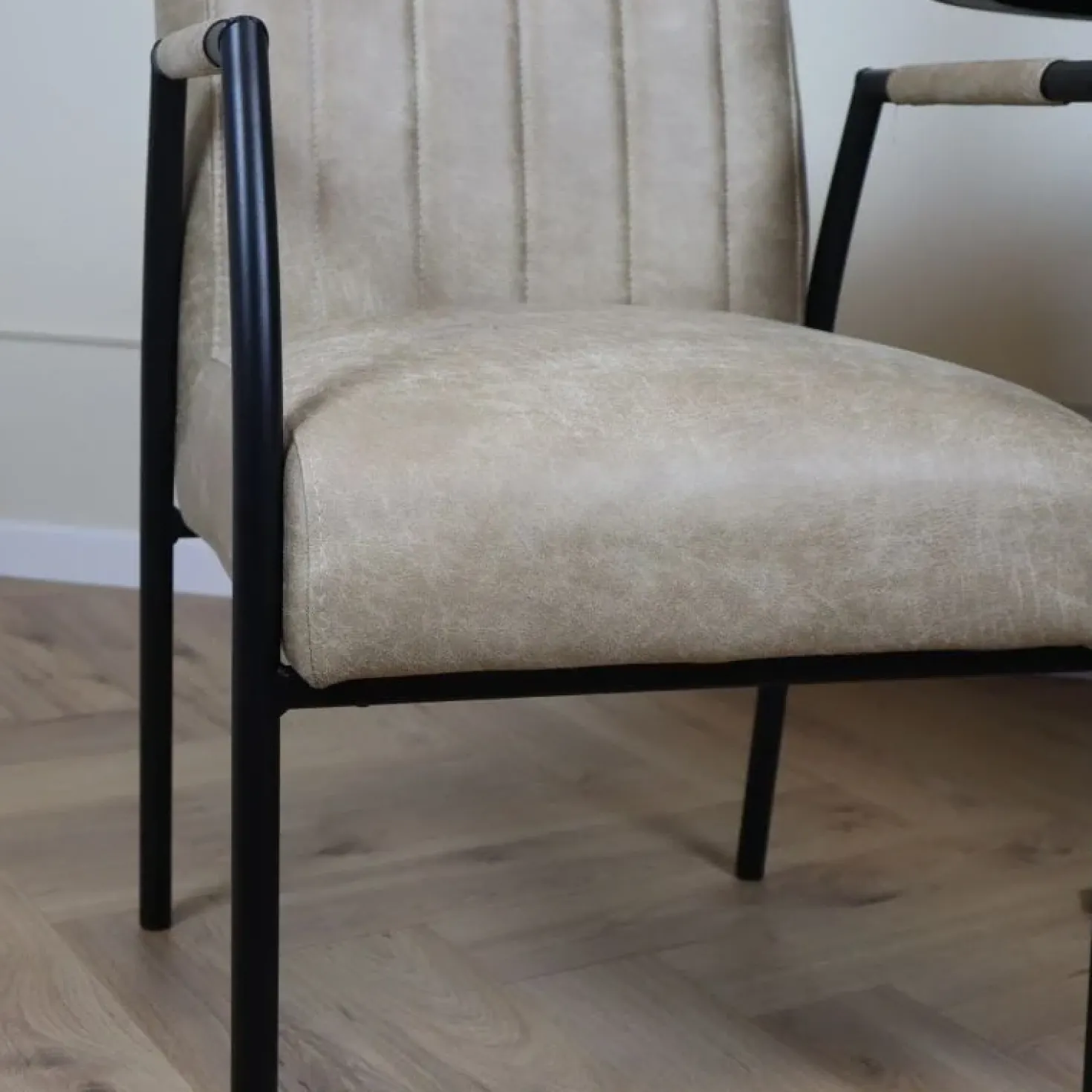 Eetkamerstoel Emilio rond frame