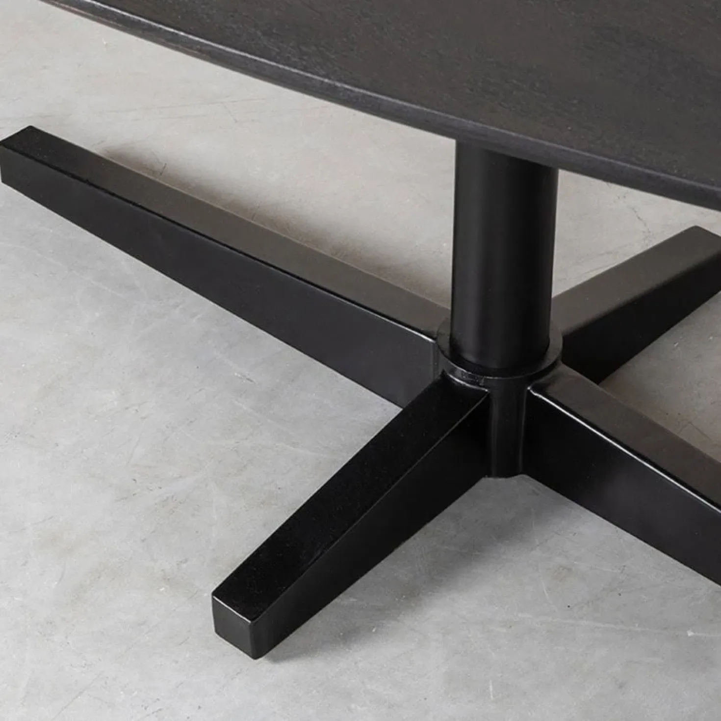 Eetkamertafel Rosie Zwart Mangohout 260cm