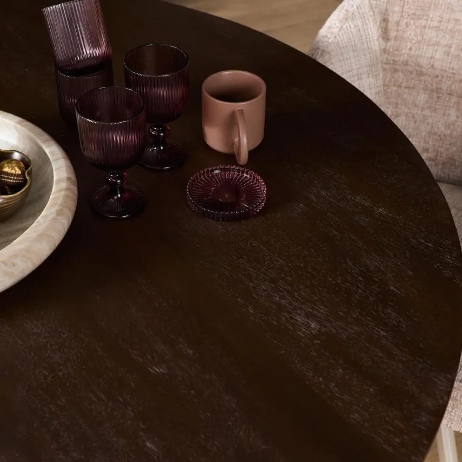 Eettafel Martin rond Walnoot Zand poot 130cm