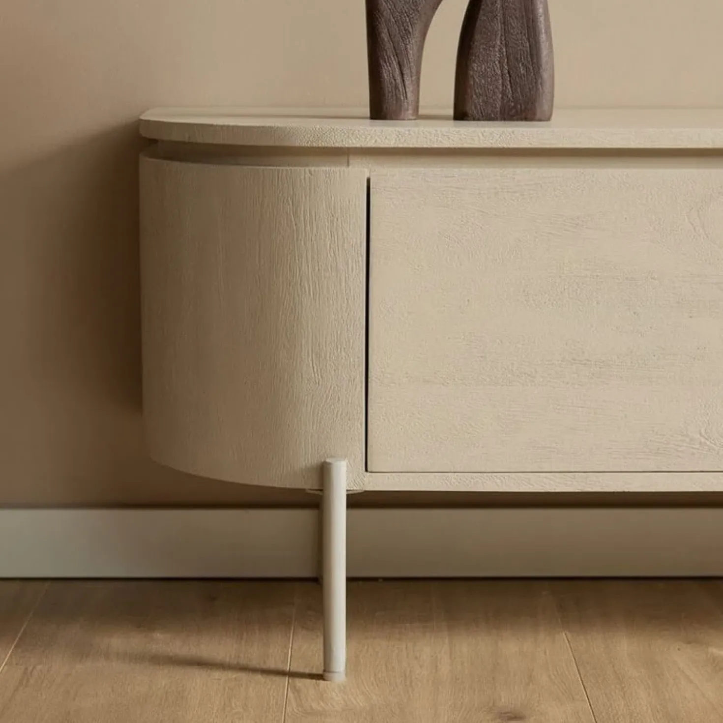 Evi Zwevend Tv meubel Zand Mangohout 240cm