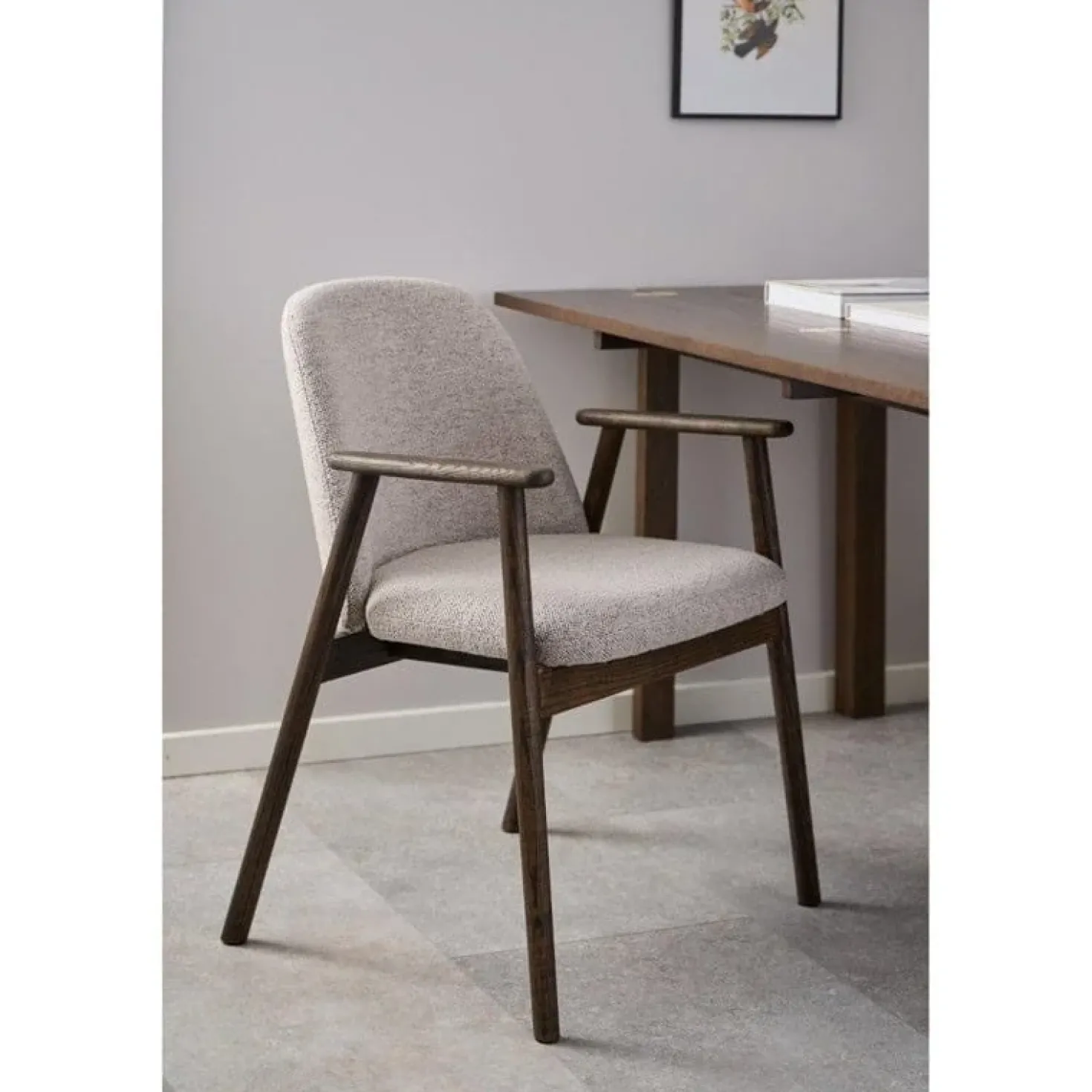 Evron Eetkamerstoel Beige met bruine poten