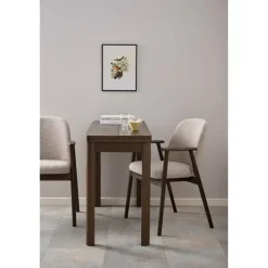 Evron Eetkamerstoel Beige met bruine poten
