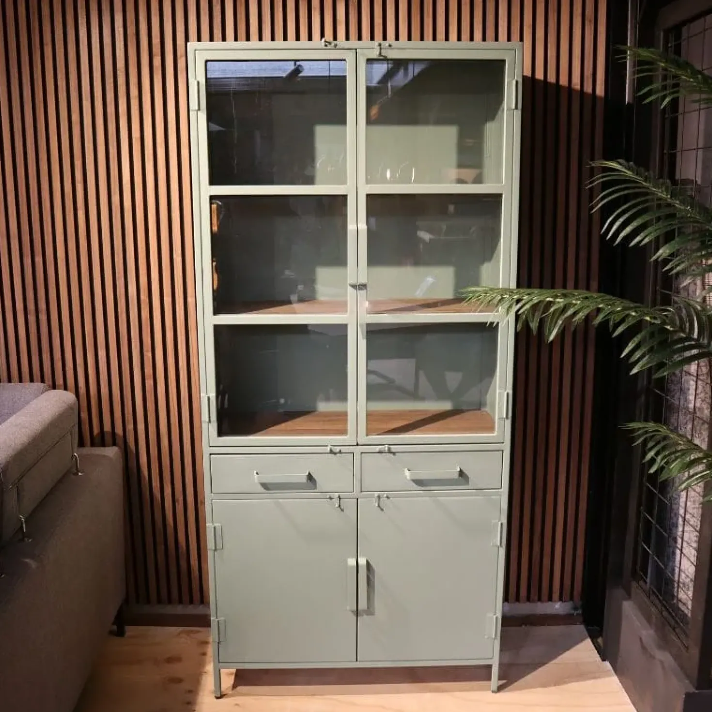 Figue vitrinekast industrieel olijfgroen / houten planken 90cm