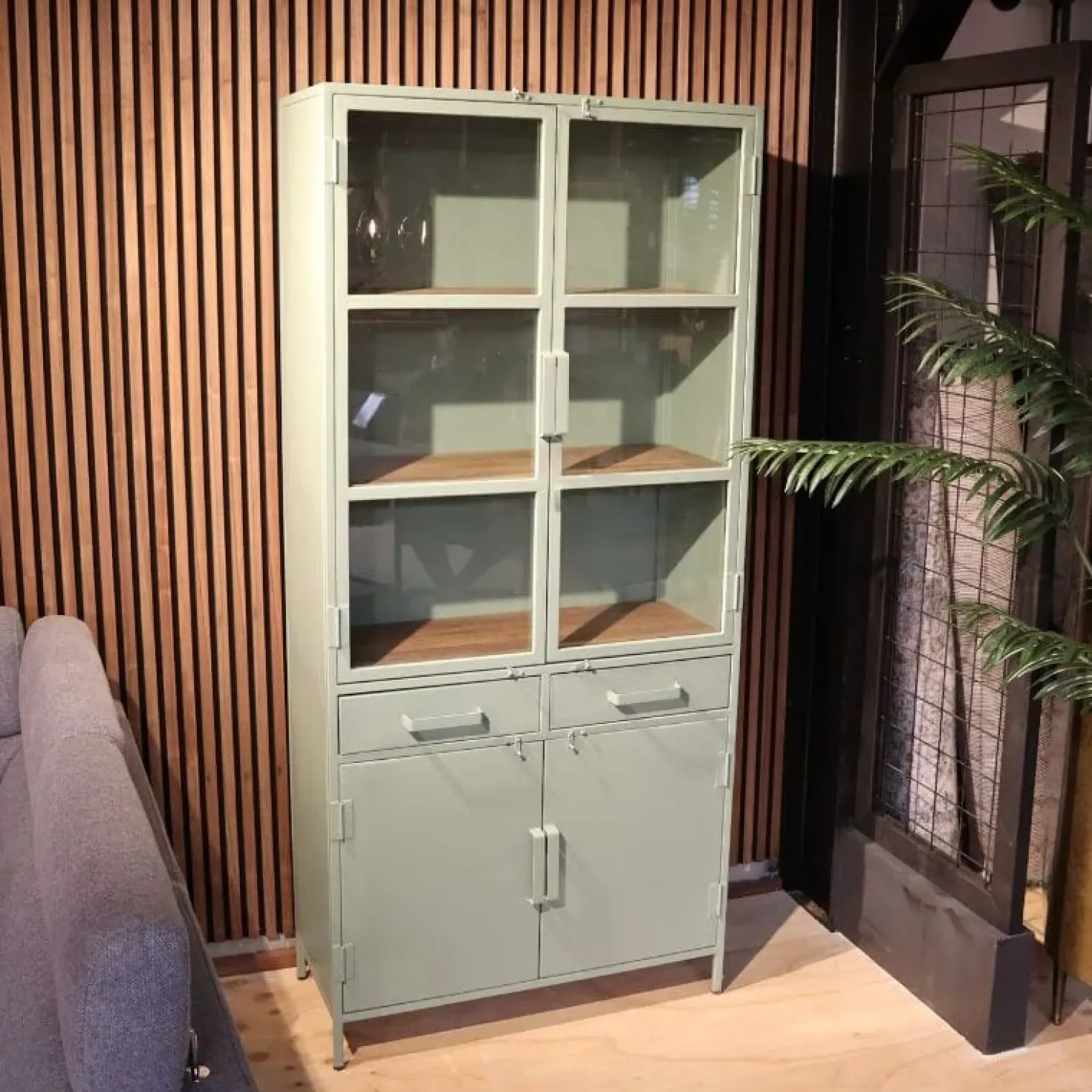 Figue vitrinekast industrieel olijfgroen / houten planken 90cm
