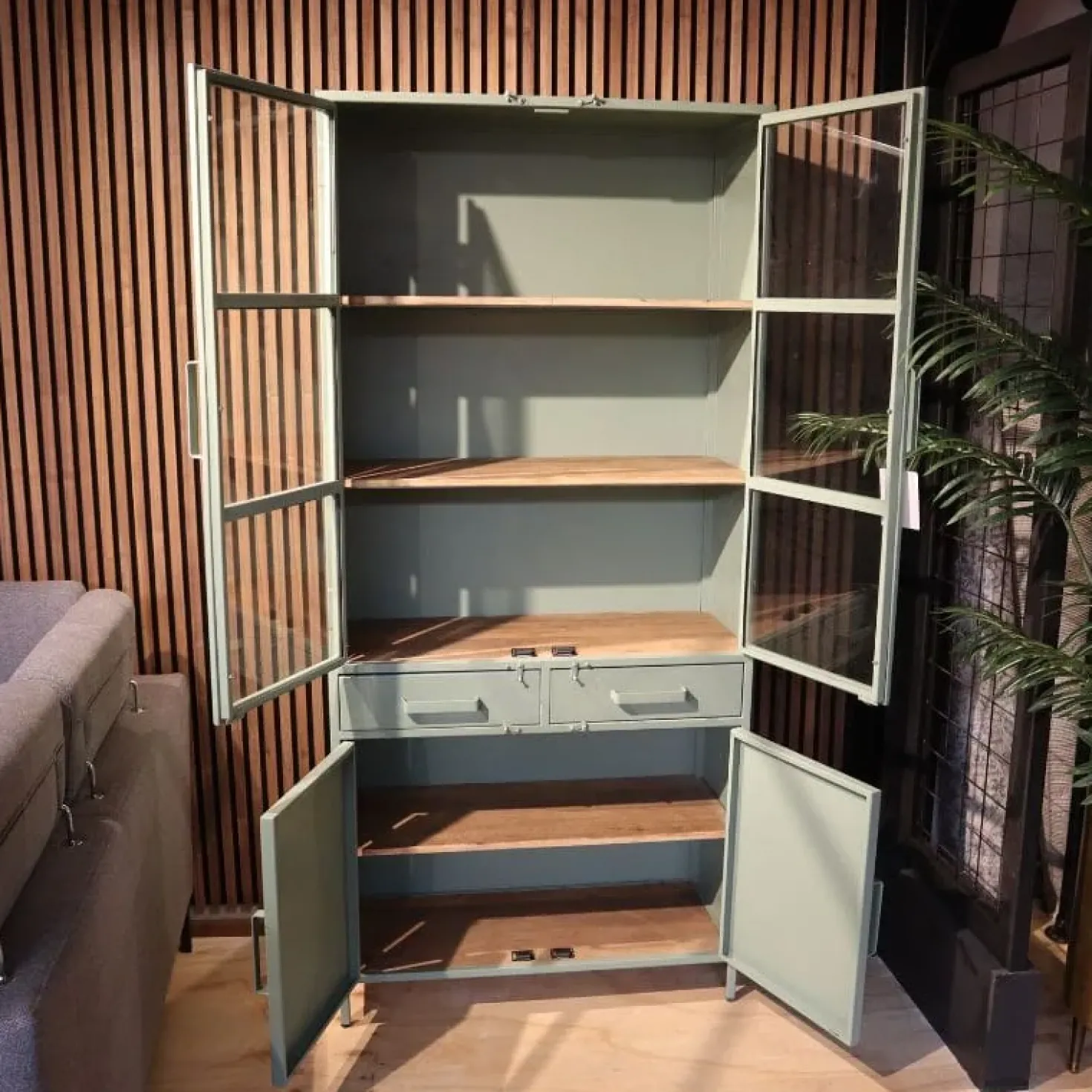 Figue vitrinekast industrieel olijfgroen / houten planken 90cm