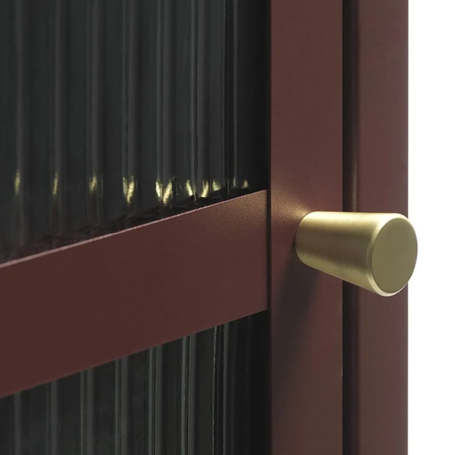 Gulltop vitrinekast rood metaal 160cm