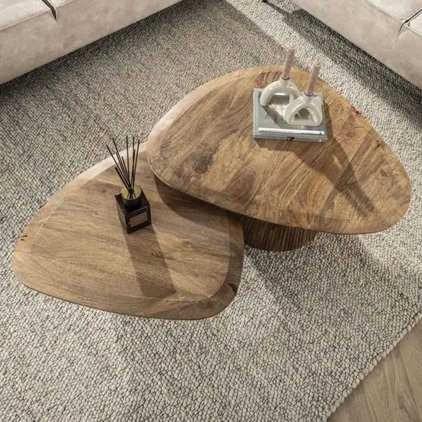 Jean Salontafel set van 2 driehoekig Mangohout