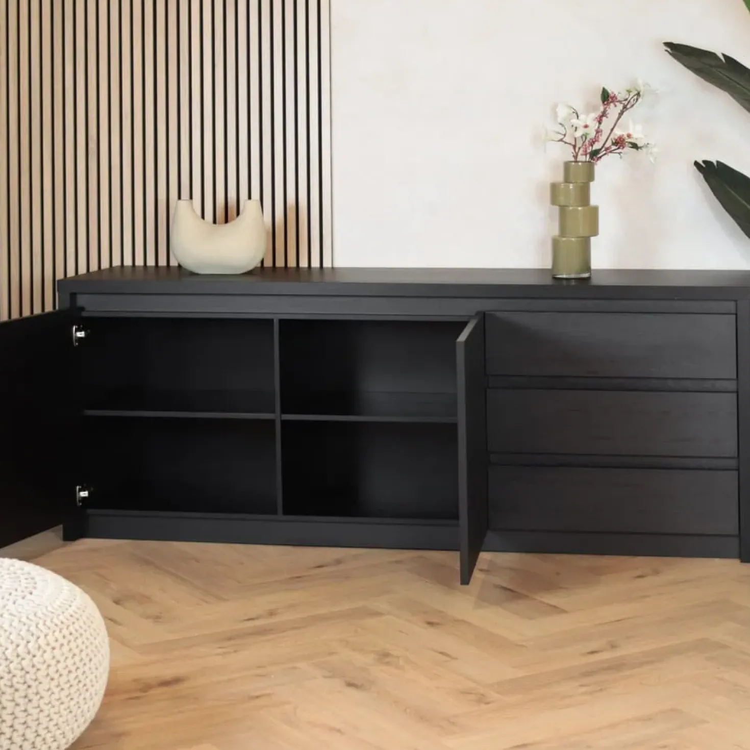 Kiara Dressoir Klein Zwart 212cm