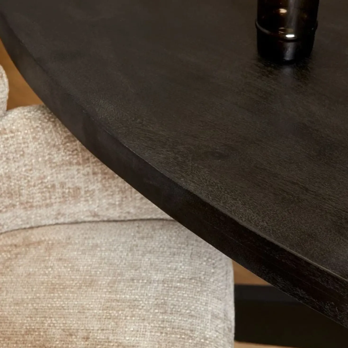 Morada eettafel industrieel ovaal mangohout zwart 180cm