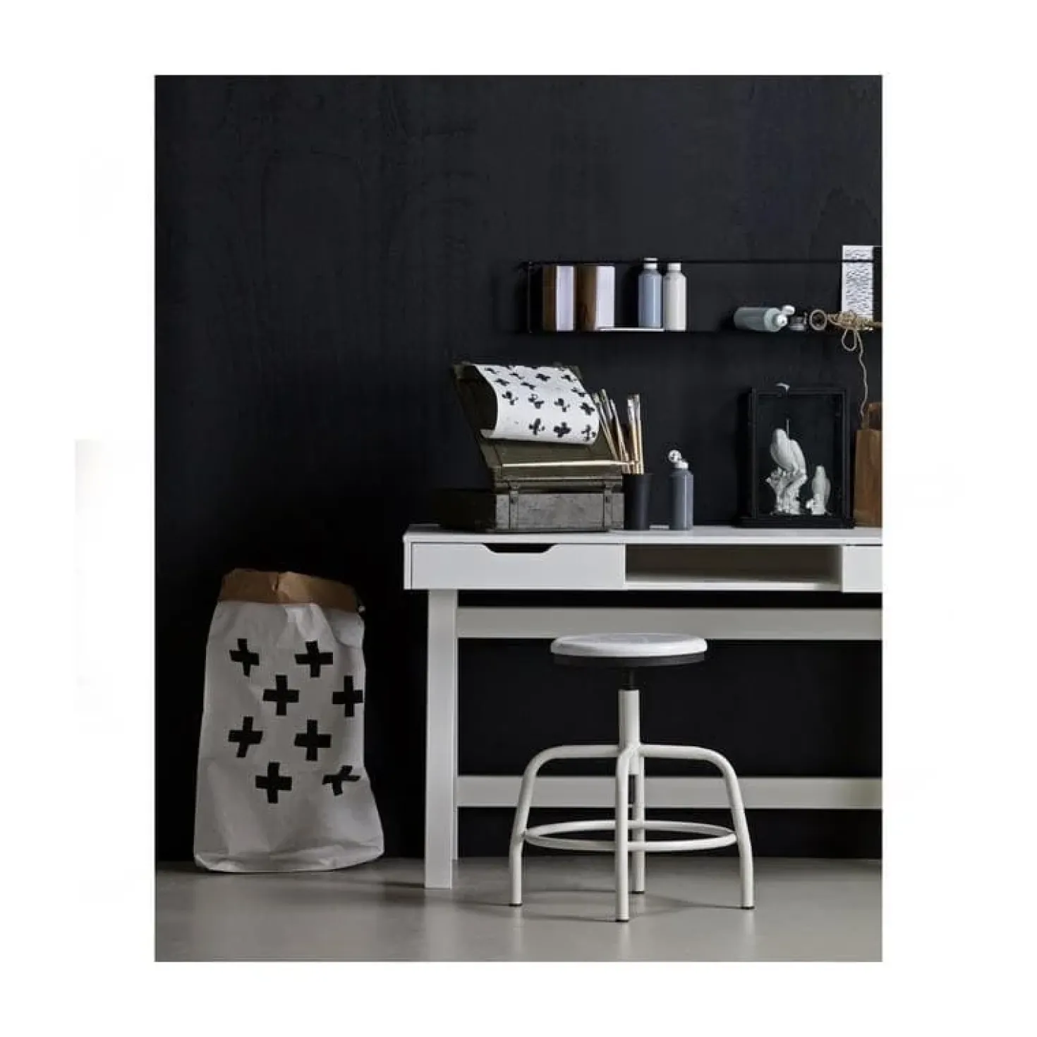 Nikki Bureau Dennenhout Wit 140cm