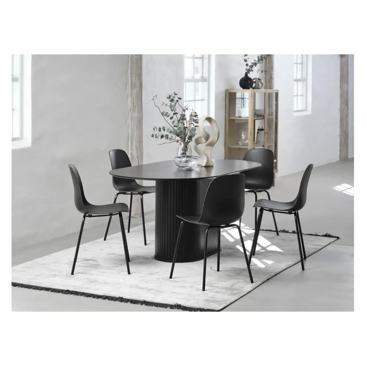Nita Eettafel zwart ovaal 180cm