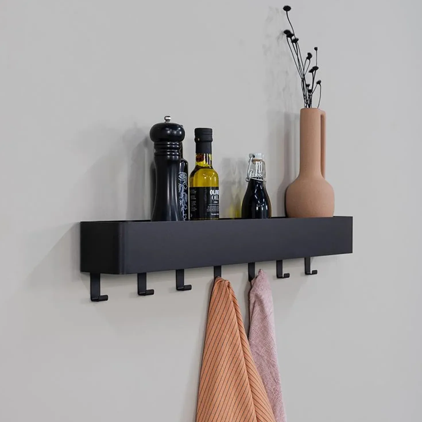 Nolan 7 Wandkapstok Zwart 72cm