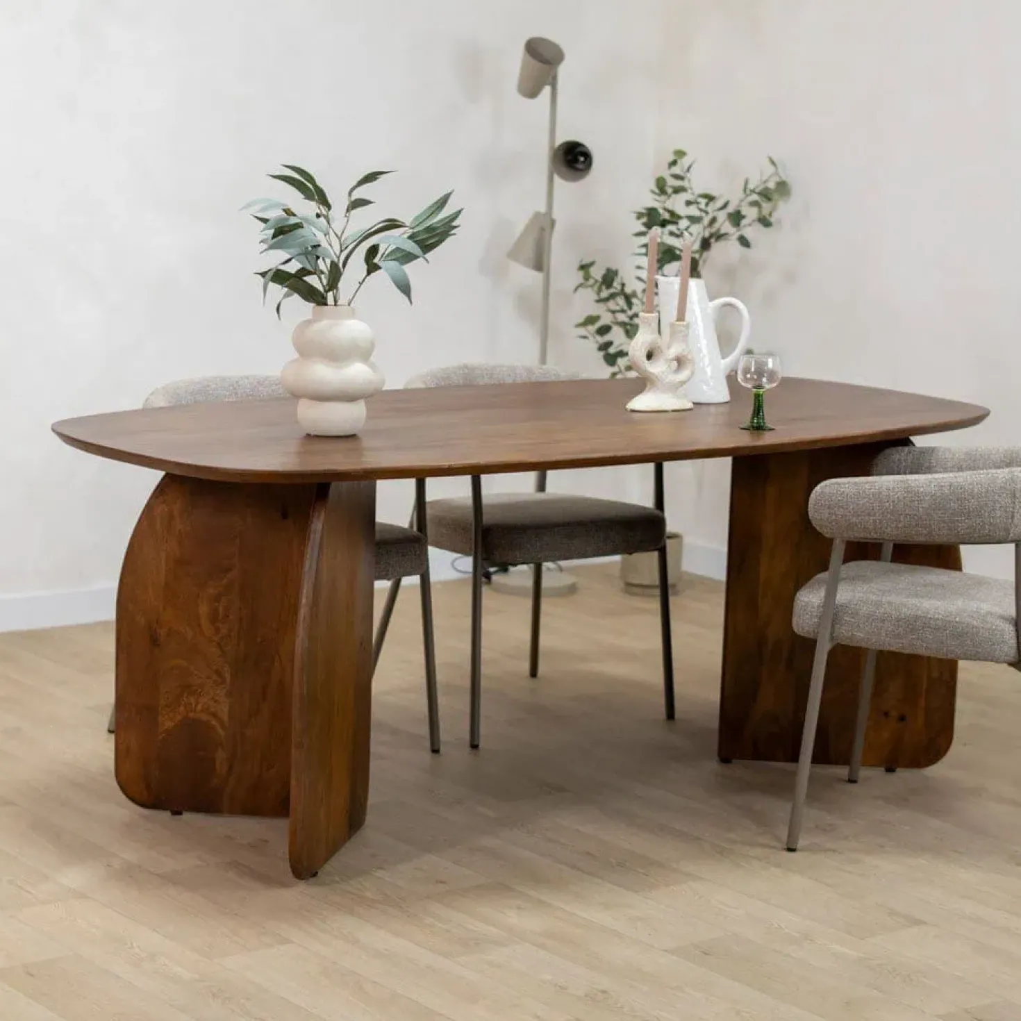 Orla Eettafel Walnoot Deens Ovaal 200cm