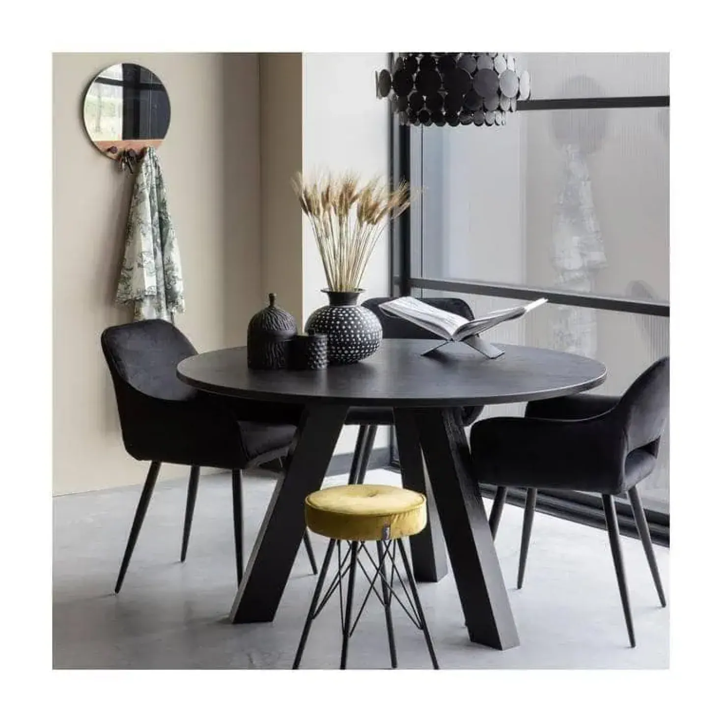 Rhonda Eettafel rond Eiken Blacknight 129cm