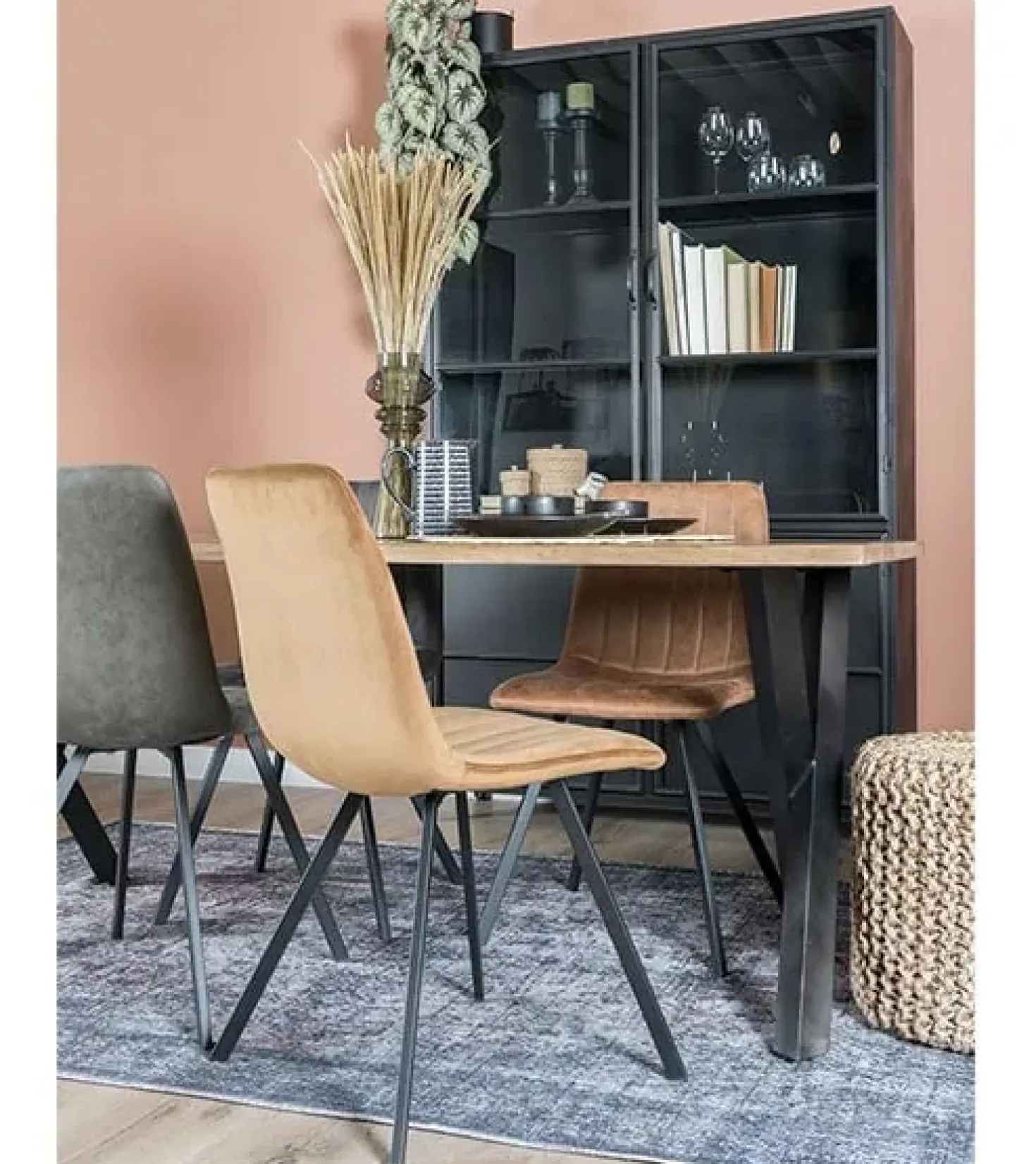 Romy vitrinekast industrieel zwart 120cm