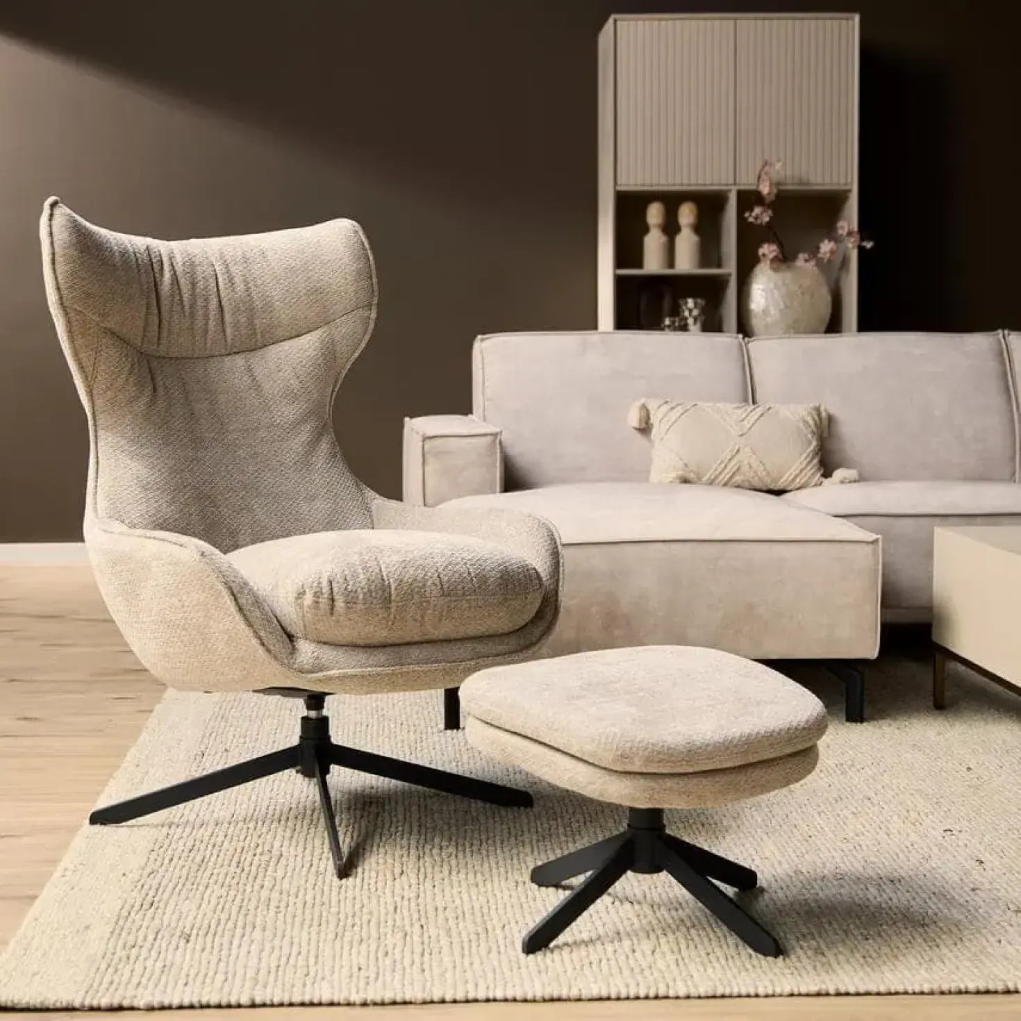 Roos Fauteuil met Hocker Taupe