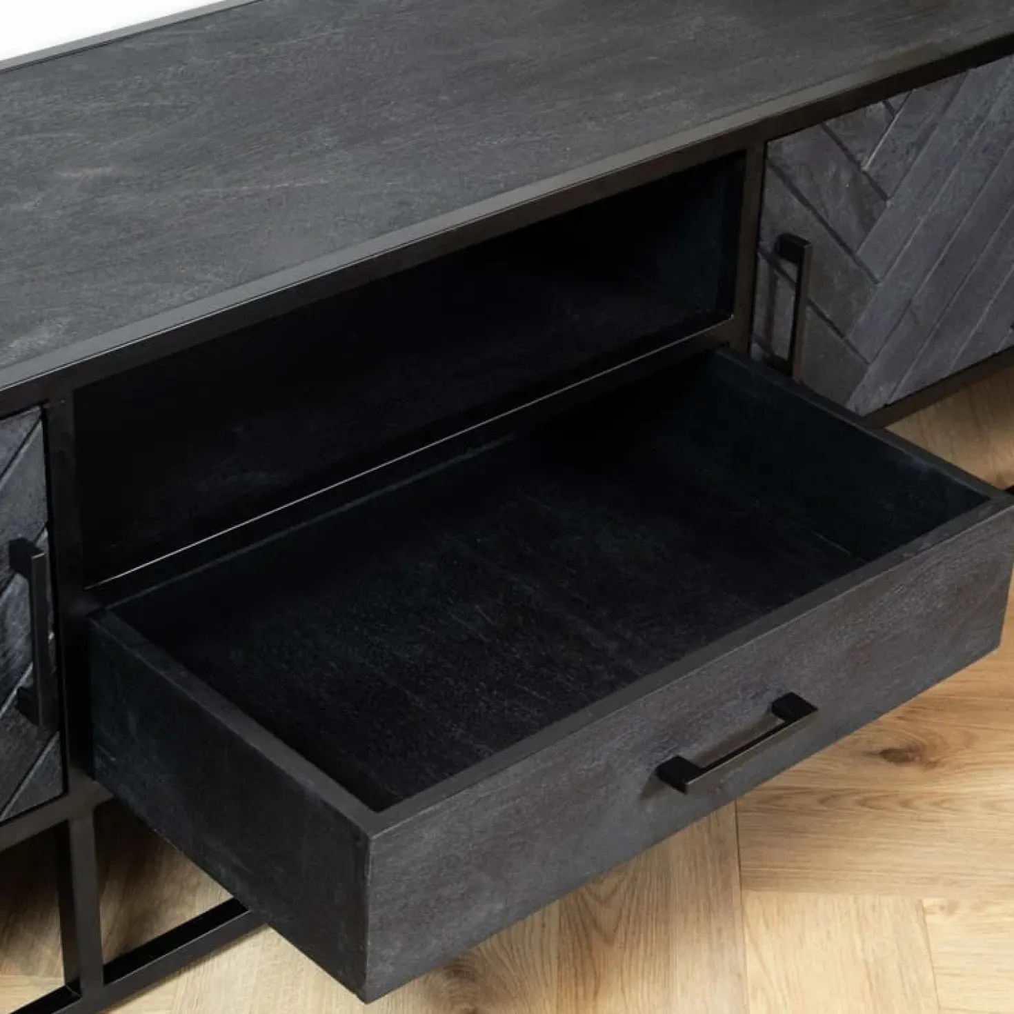 Scandi tv meubel industrieel mangohout visgraat zwart 210cm
