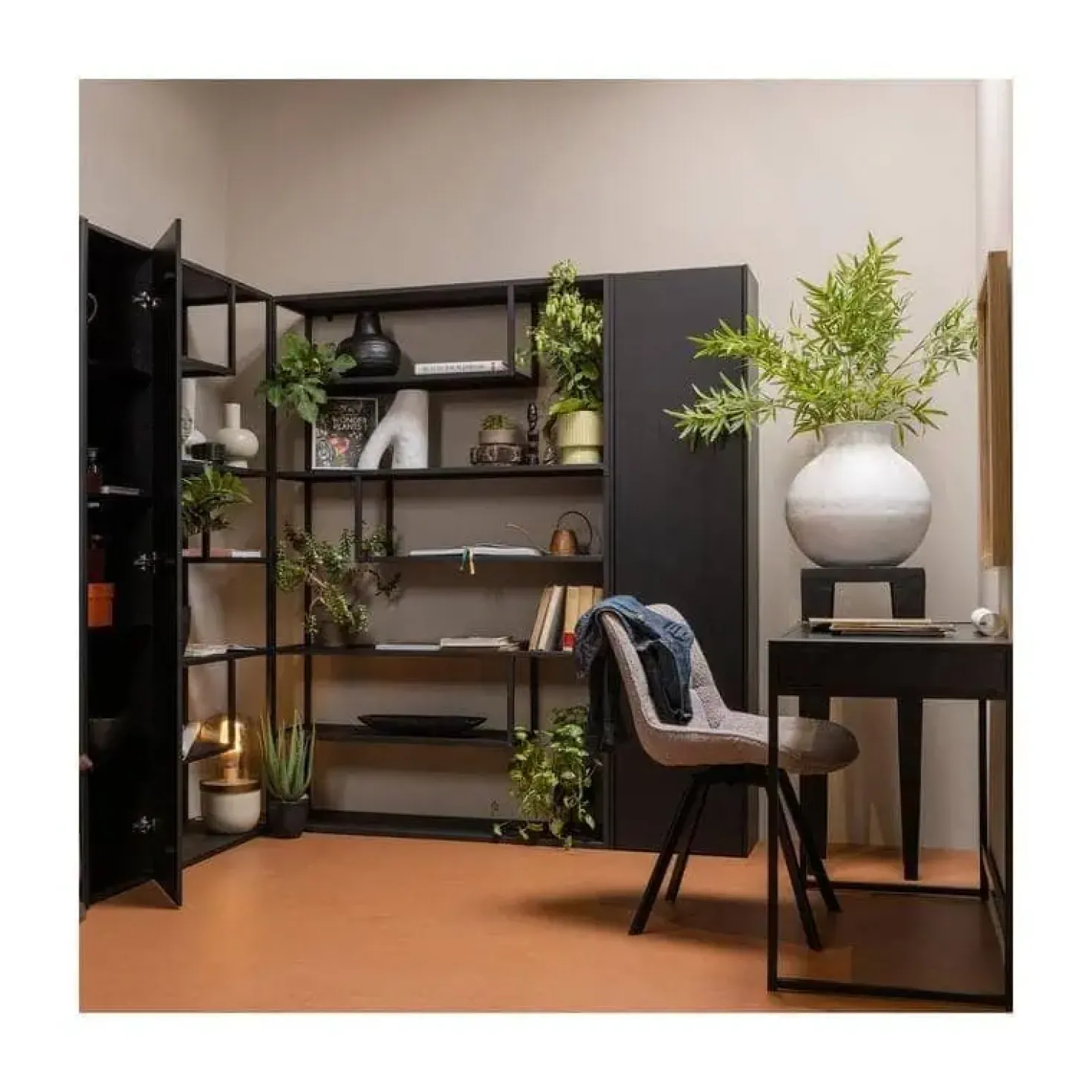 Teun Wandkast smal Grenen zwart 44cm