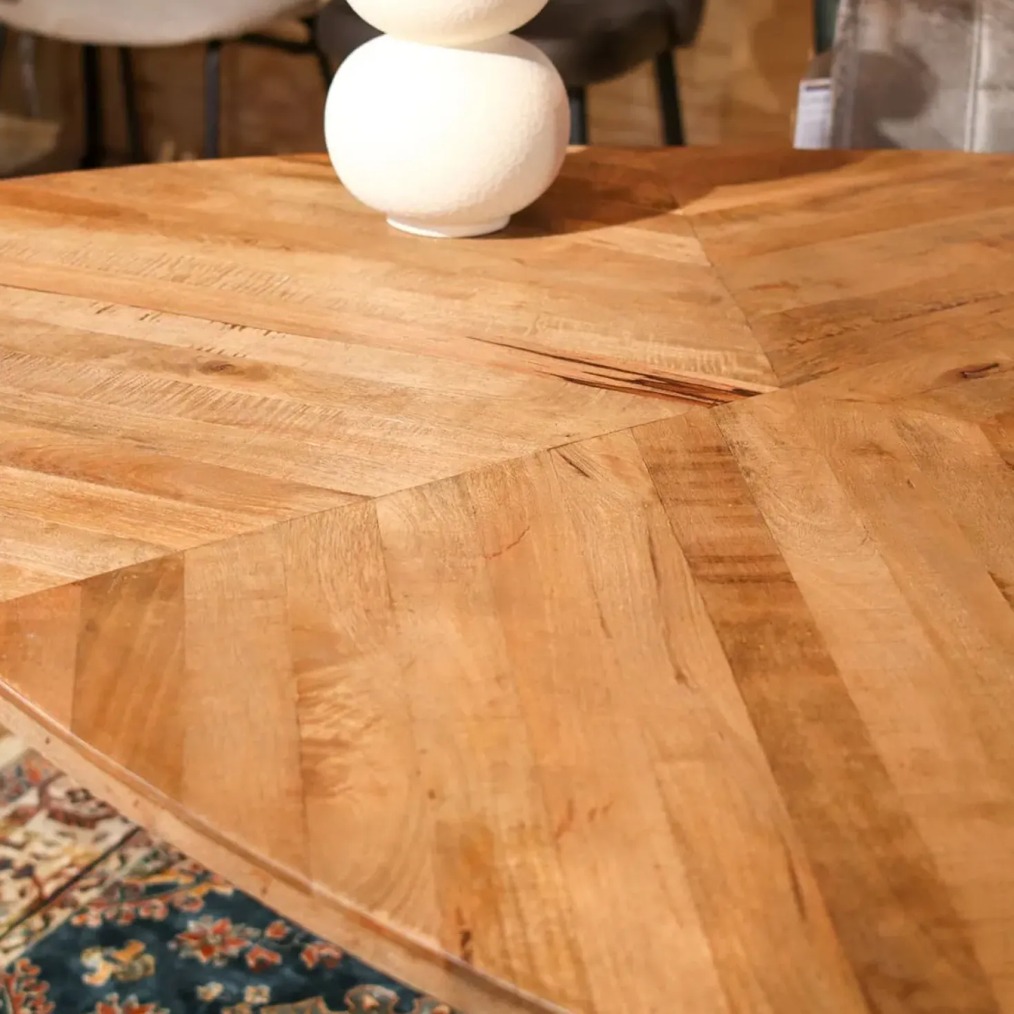 Trivero eetkamertafel driehoek 150cm naturel