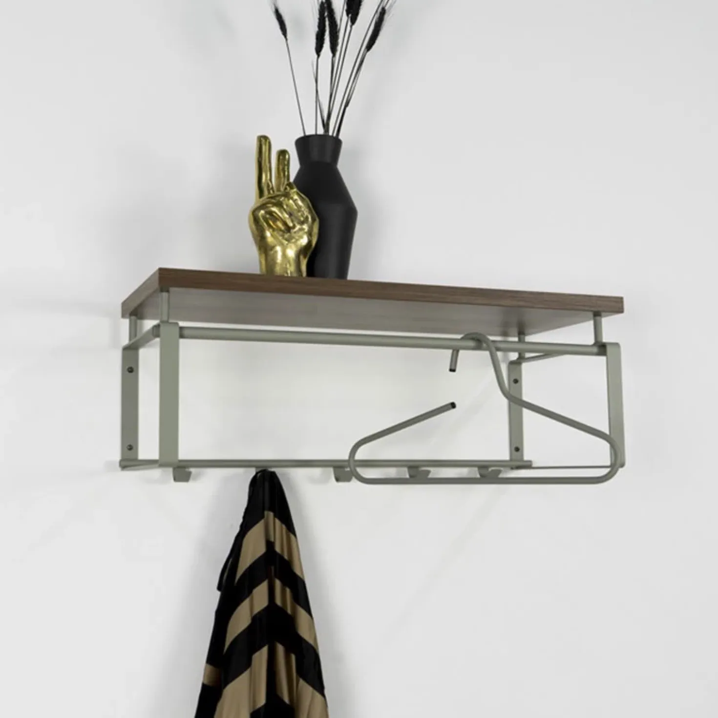 Wandkapstok staal REEF 3 groen walnoot